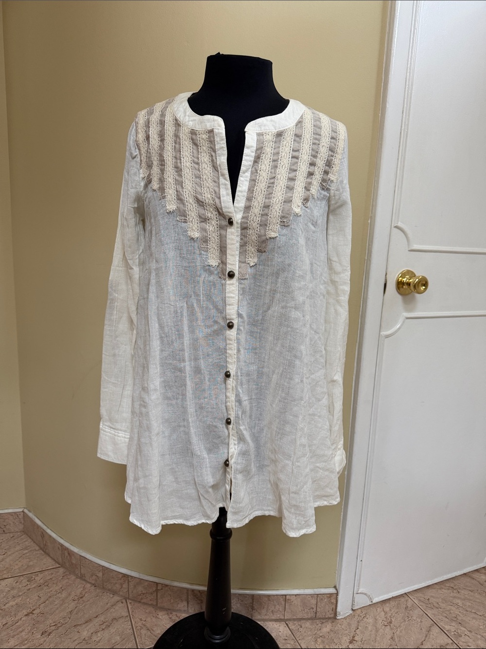 NWOT Free People cream Gauze cotton with Ivory Trim  a-line top